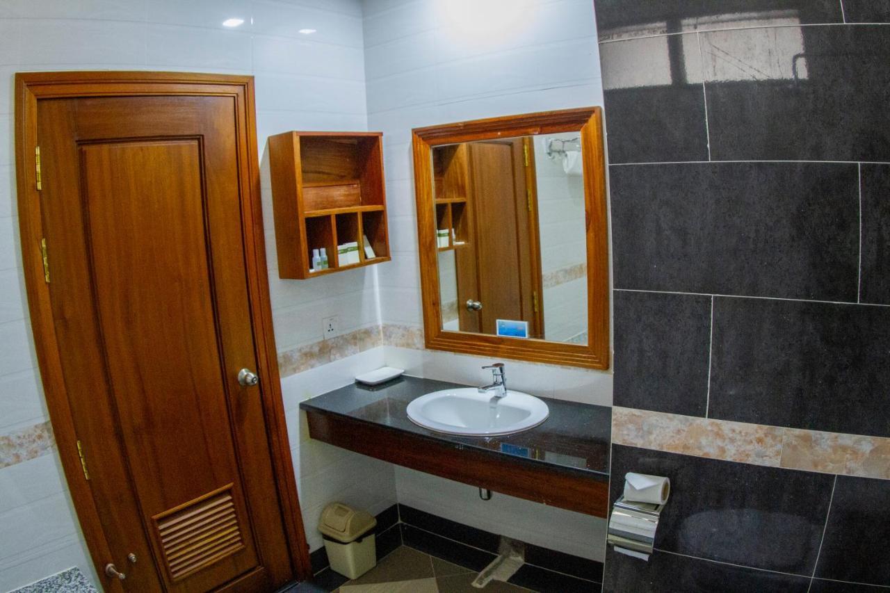 Kampong Thom Palace Hotel Bagian luar foto