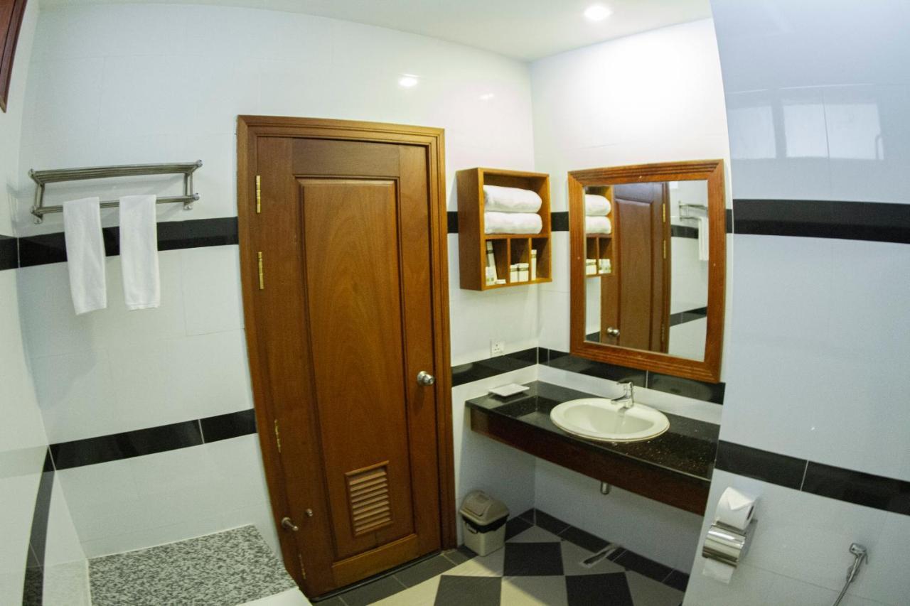 Kampong Thom Palace Hotel Bagian luar foto