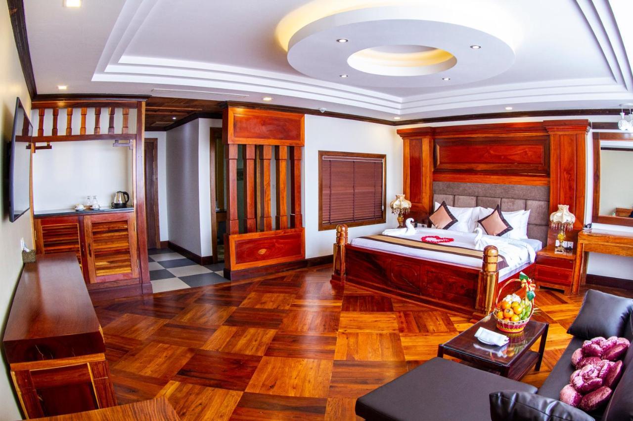 Kampong Thom Palace Hotel Bagian luar foto