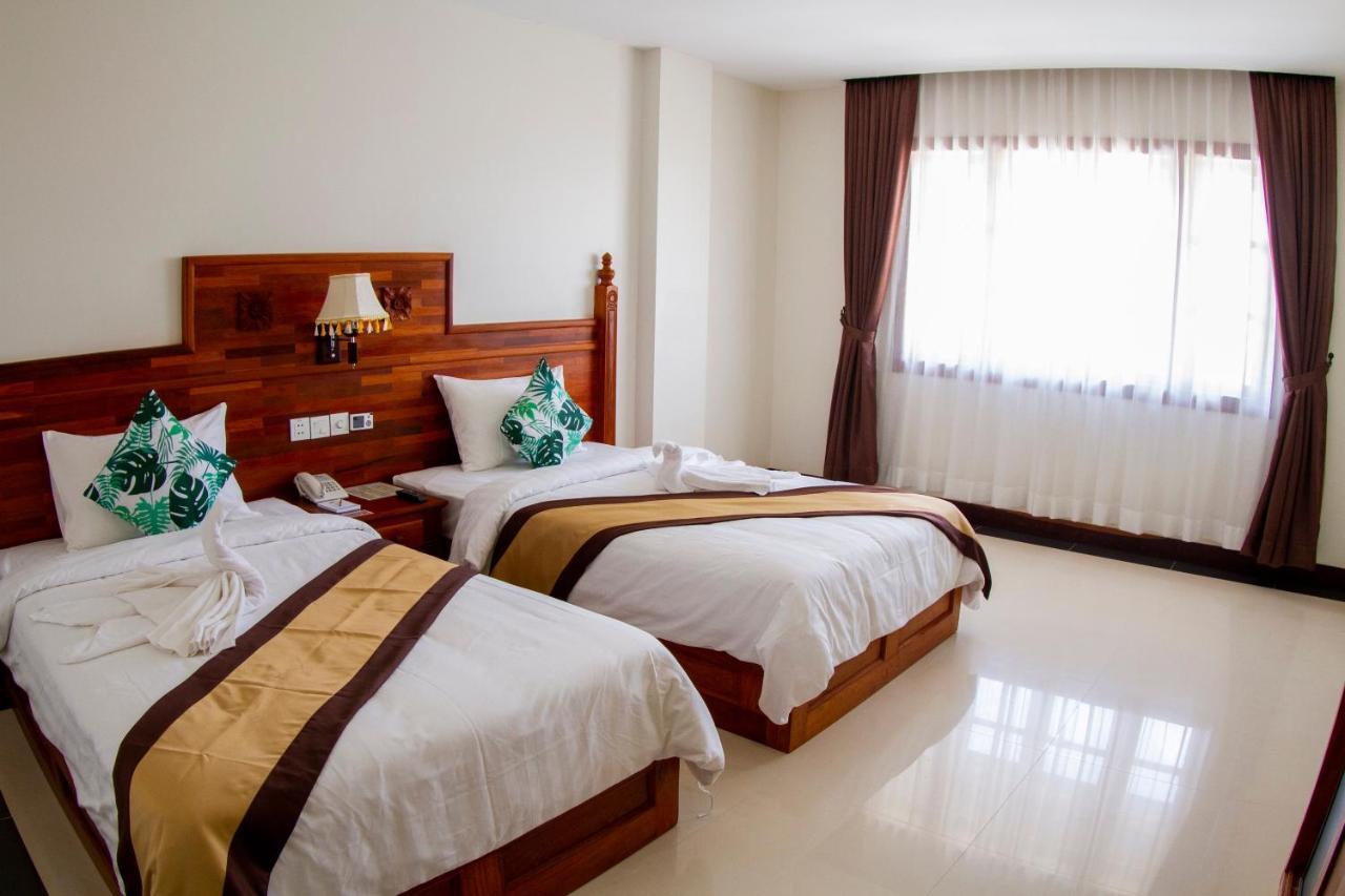Kampong Thom Palace Hotel Bagian luar foto