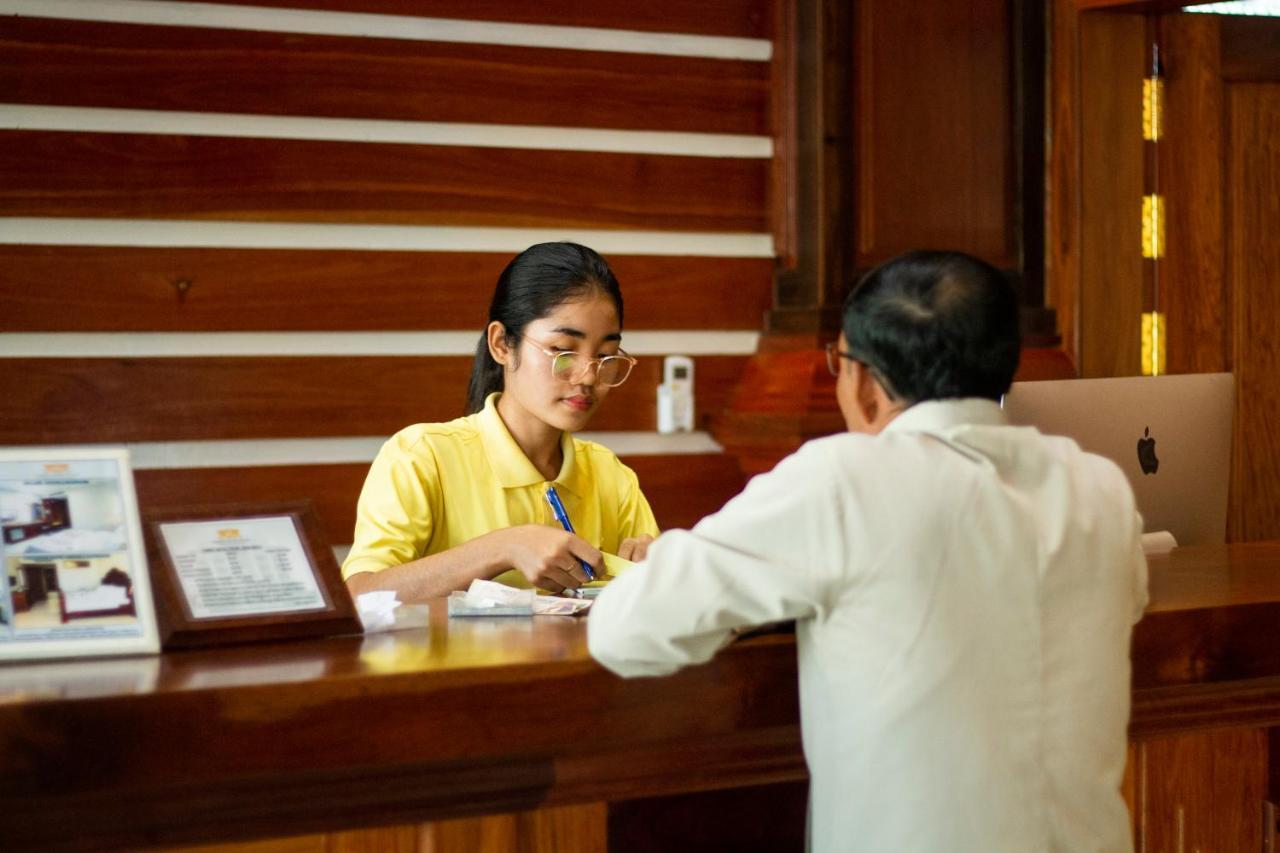 Kampong Thom Palace Hotel Bagian luar foto