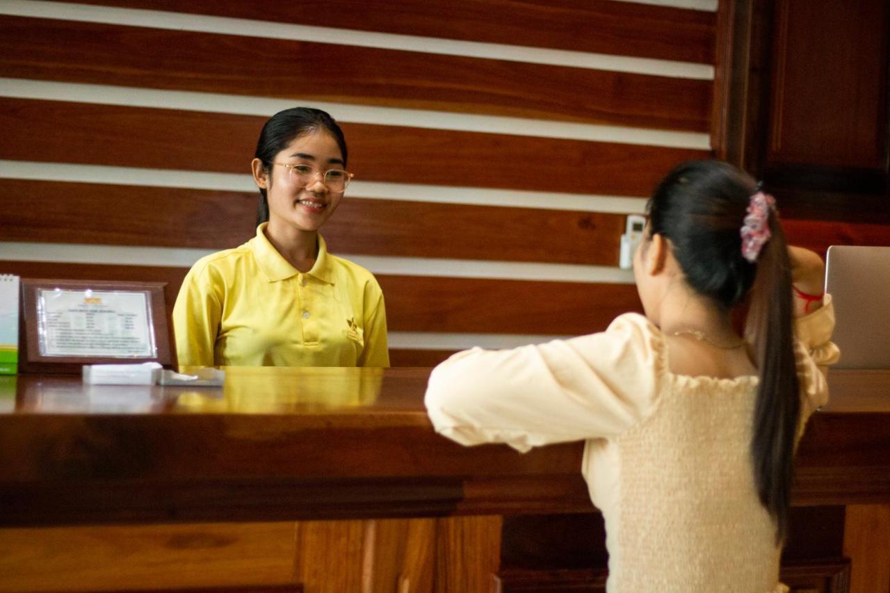 Kampong Thom Palace Hotel Bagian luar foto